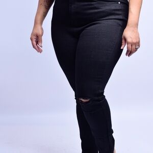 BLACK DISTRESSED JEANS PUS SIZE